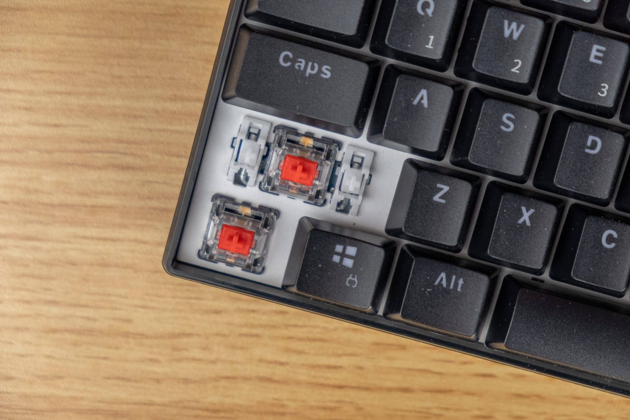 Royal Kludge RK61 - Punching Above Its Price Class - TheGamingSetup