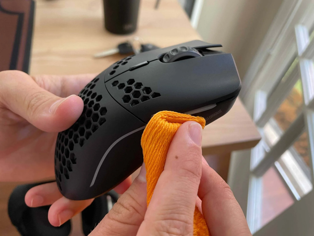 Cleaning your mouse