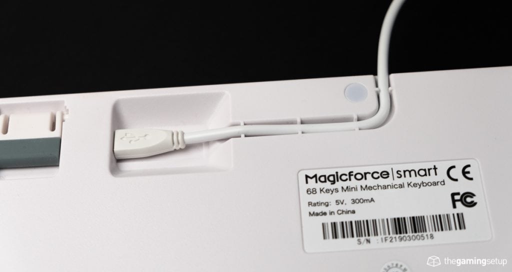 Magicforce 68 - Cable management